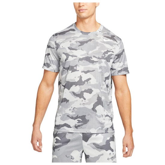 Nike Ανδρική κοντομάνικη μπλούζα Camo Nike Ανδρική κοντομάνικη μπλούζα Camo